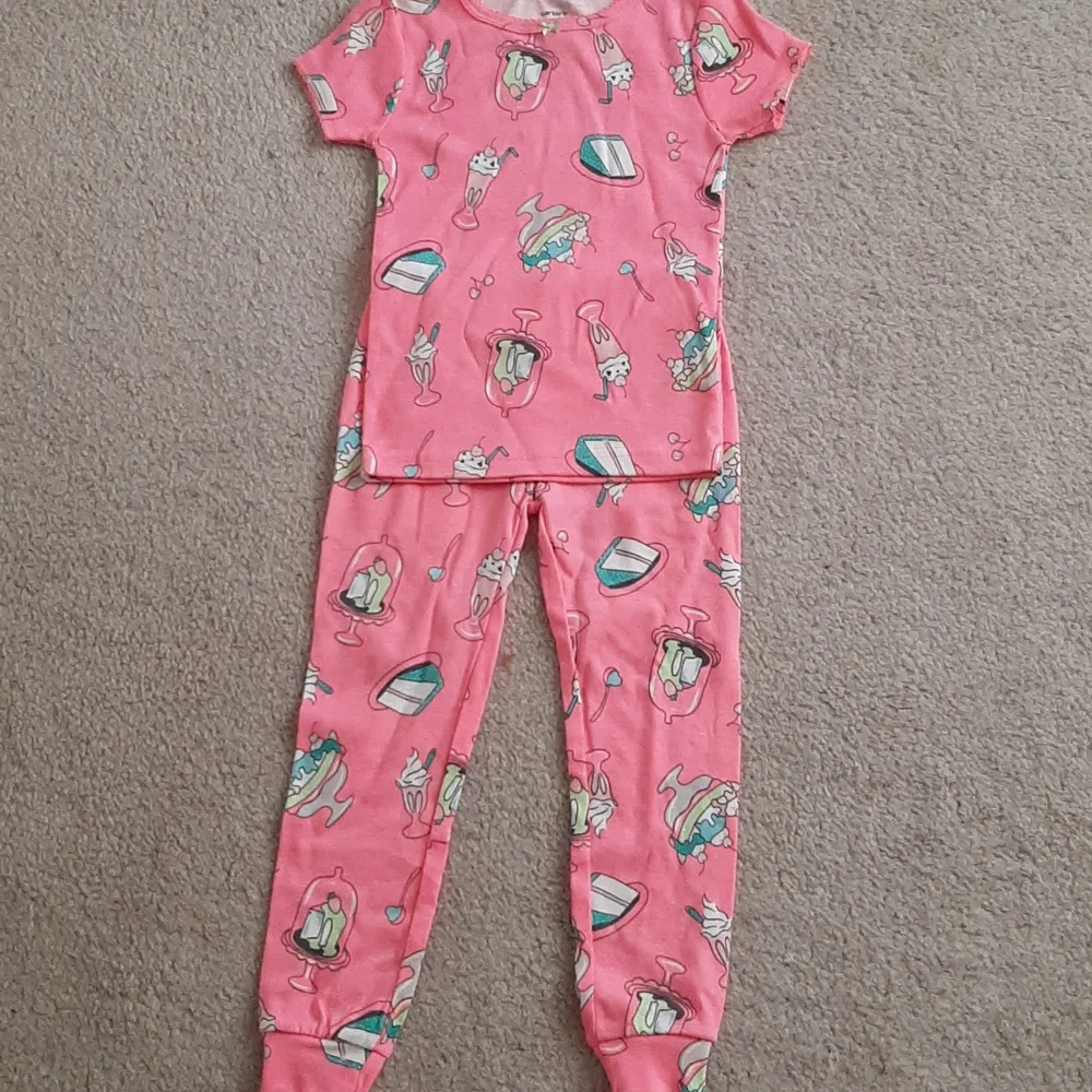 NWOT 5 Pair 3T Carter's /Dreamworks Pajamas Sets ..never worn